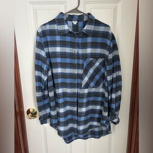 Aerie Blue and Black Plaid Women’s Button Up Shirt